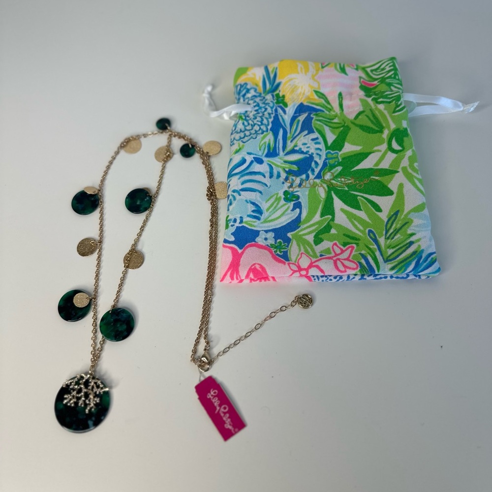 🆕Gold and Green Necklace with Pendant